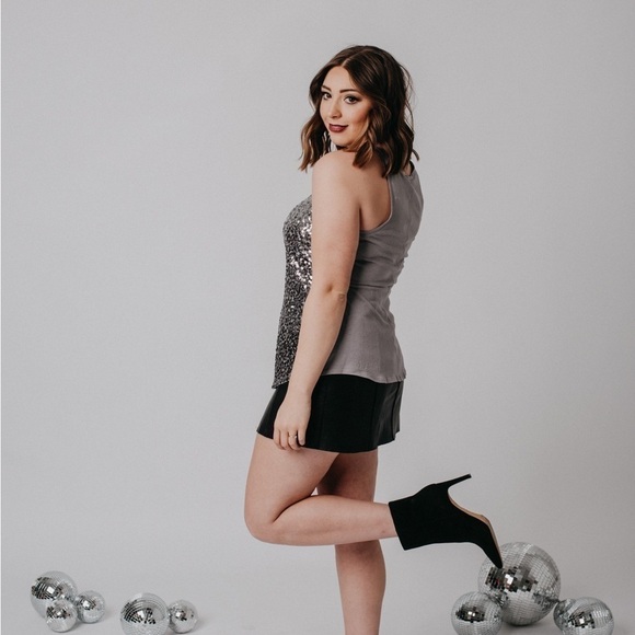 BCBG Maxazria leather mini skirt. So cool! Amazing Condition - Picture 3 of 8